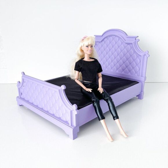 Lavender 1:6 Scale Tufted Chesterfield Bed for Barbie Integrity 12" Fashion Doll - Picture 1 of 8